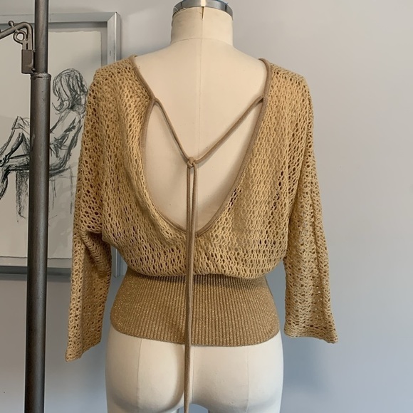 Janette Crochet Top - Picture 2 of 7